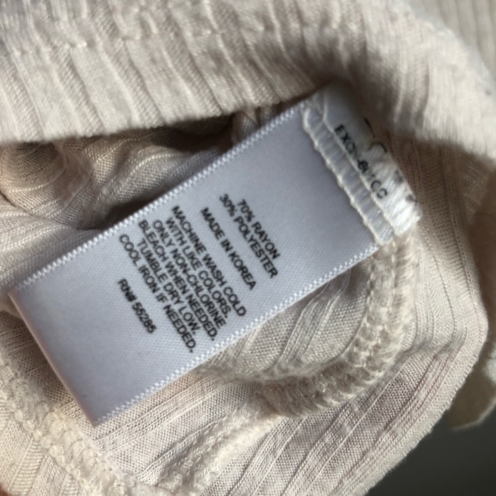 Express Ribbed Rayon Tank - Picture 4 of 8